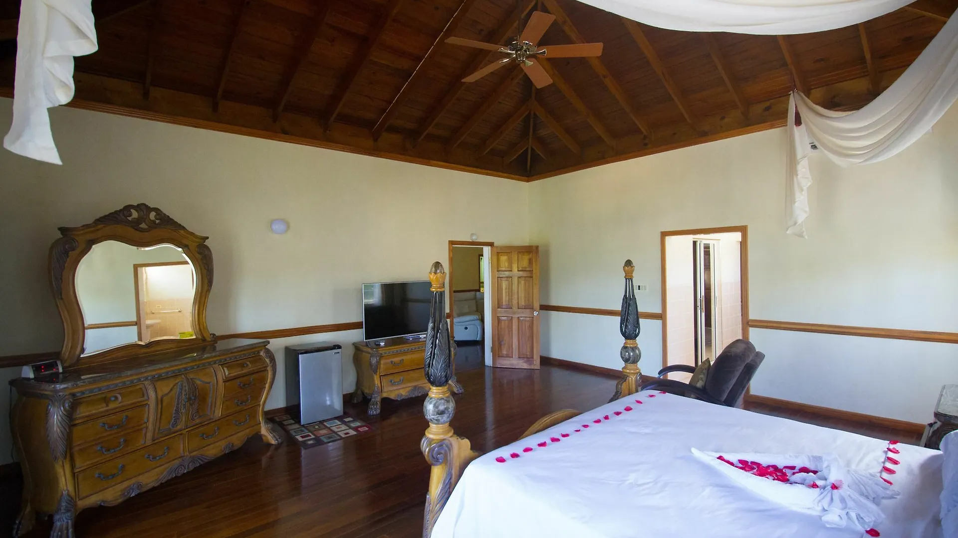 Steel Love Villa Montego Bay Penzion