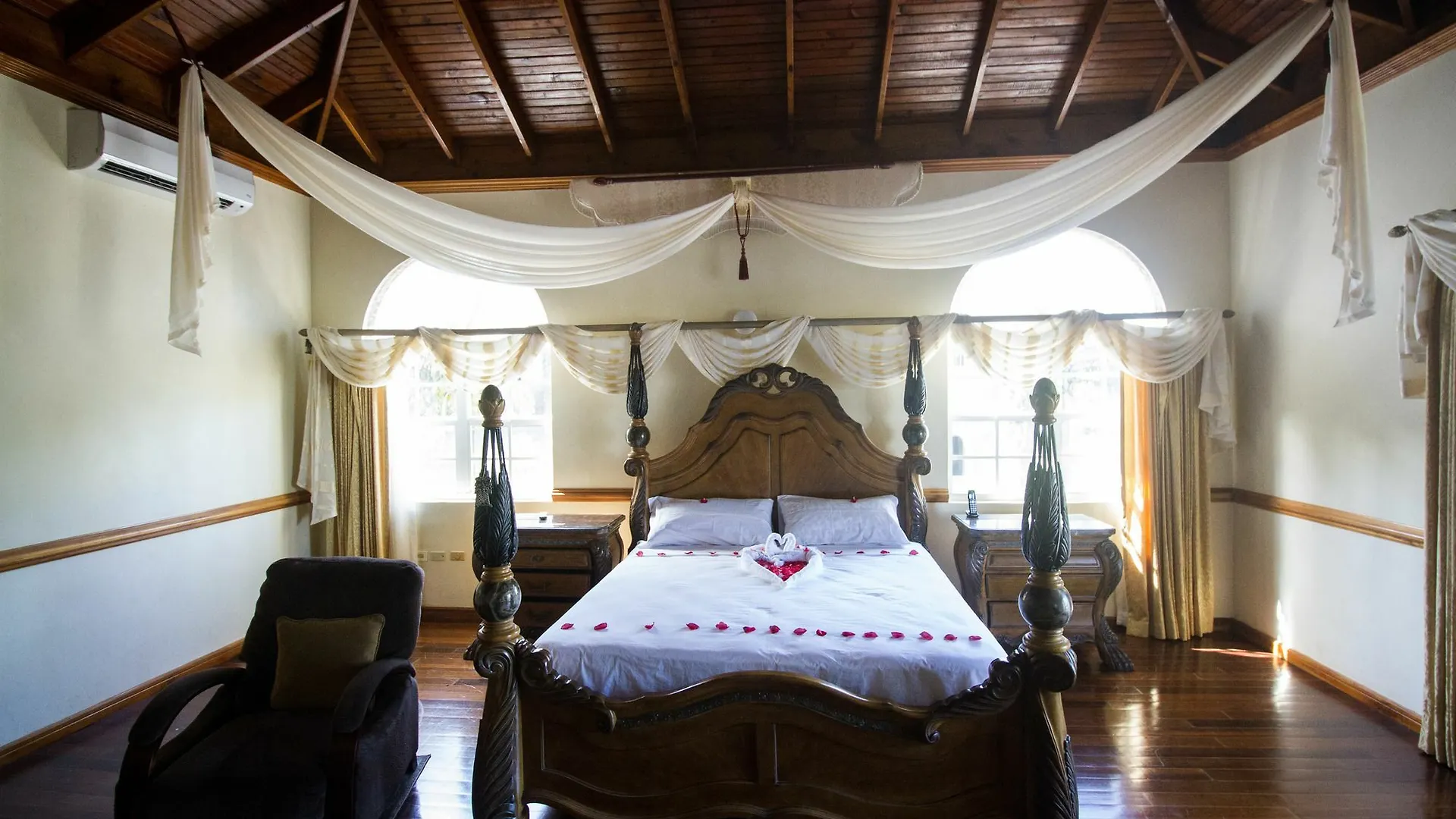 *** بيت ضيافة Steel Love Villa مونتيغو باي جامايكا
